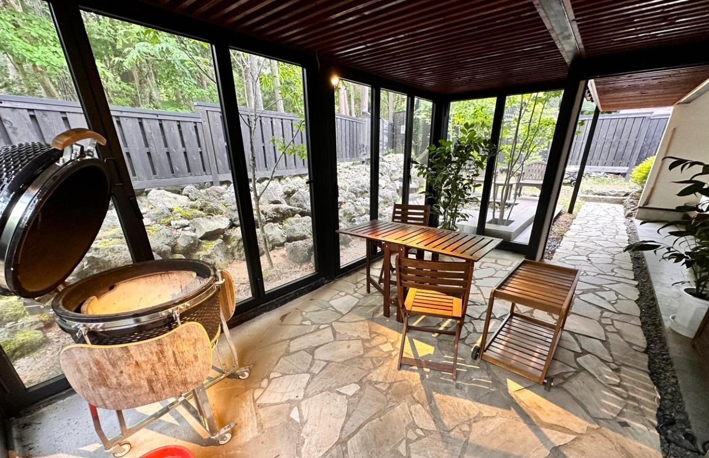HANZ OUTDOOR VILLA C